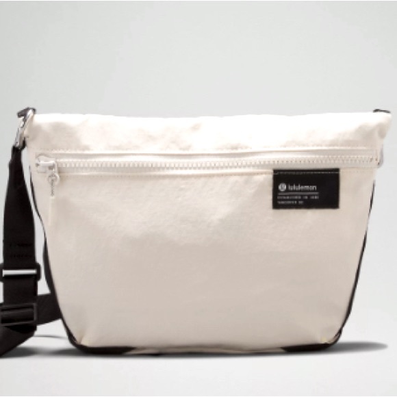 lululemon athletica Handbags - Lululemon Clean Lines Crossbody Bag 2.8L